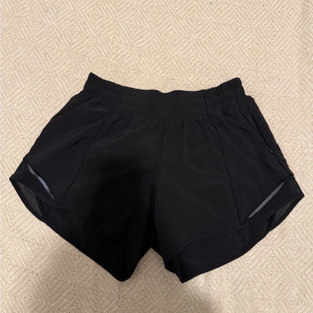 Lululemon Hotty Hot Mid Rise Shorts